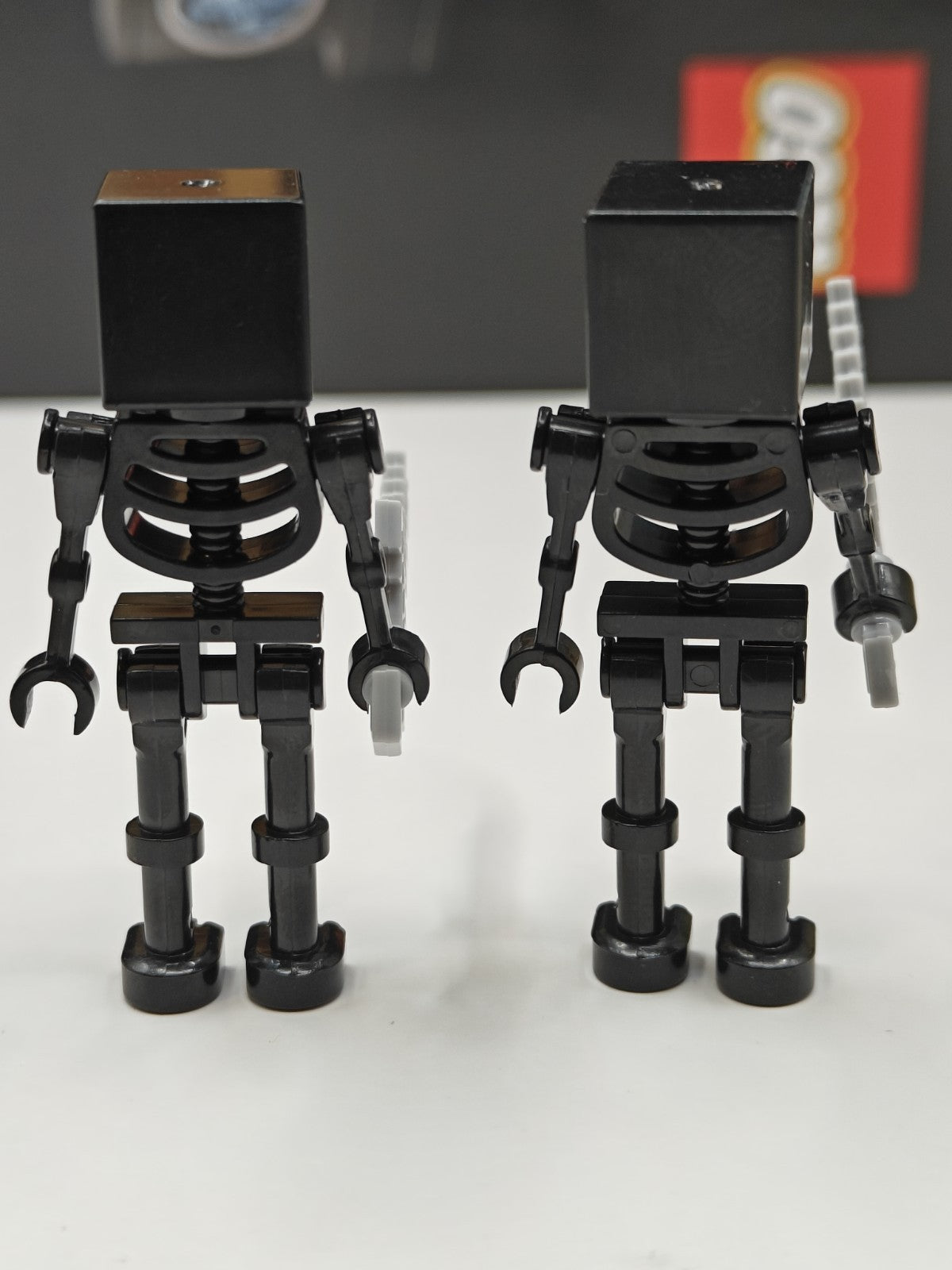 NEW LEGO Minecraft 2x Wither Skeleton Minifigures 21126 Straight Arms