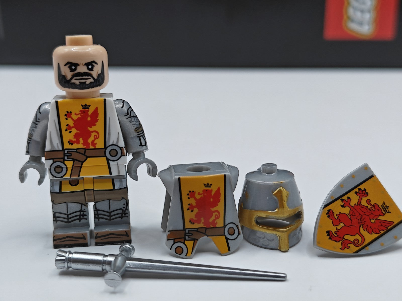 NEW Castle Tournament Dueling Knights Custom Lego Minifigure Set Lion Crest