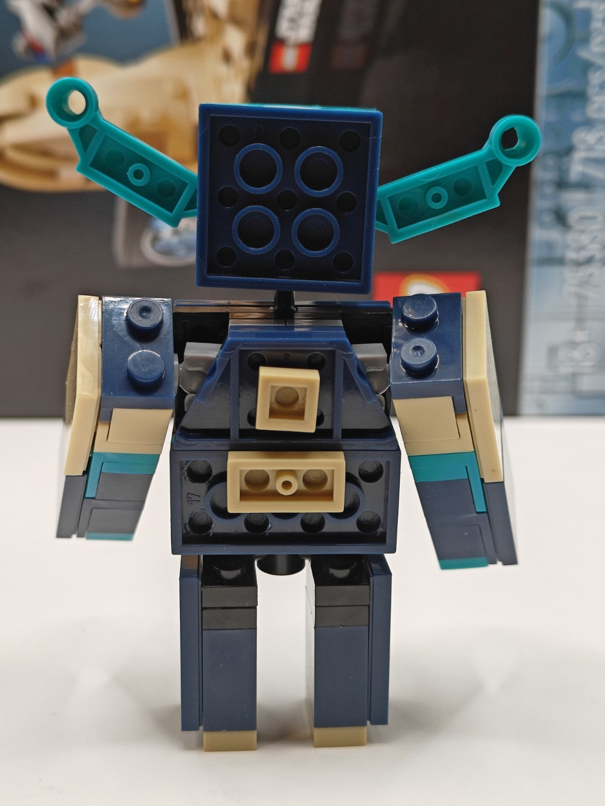 NEW LEGO Minecraft: Warden Minifigure - The Deep Dark Biome