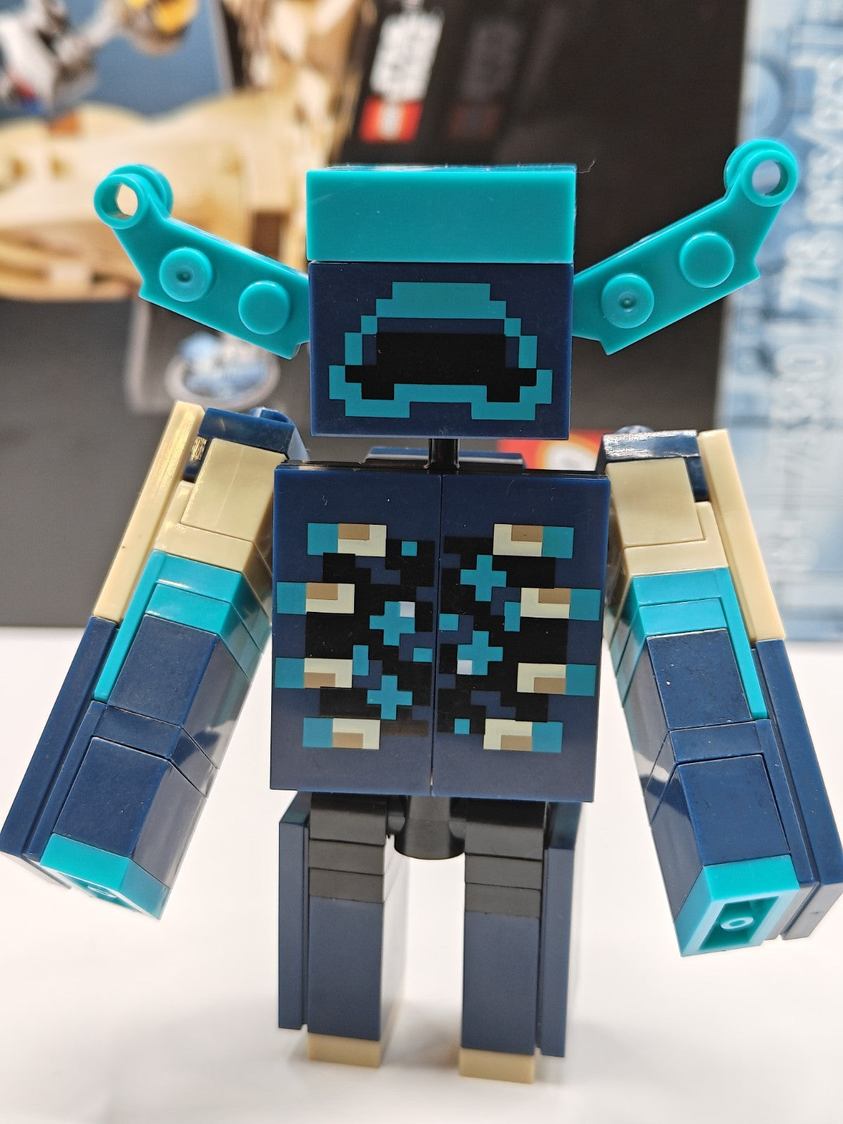 NEW LEGO Minecraft: Warden Minifigure - The Deep Dark Biome