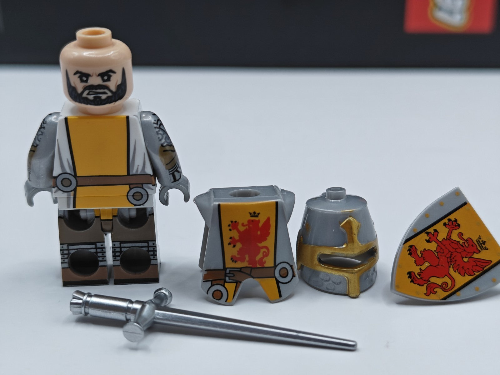 NEW Castle Tournament Dueling Knights Custom Lego Minifigure Set Lion Crest