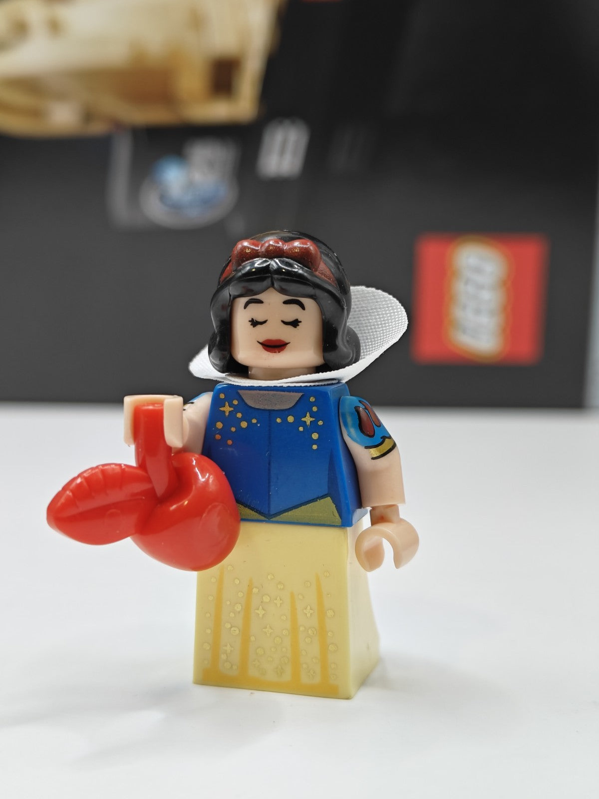 NEW Disney Snow White Custom Lego Minifigure 43222 Disney Castle