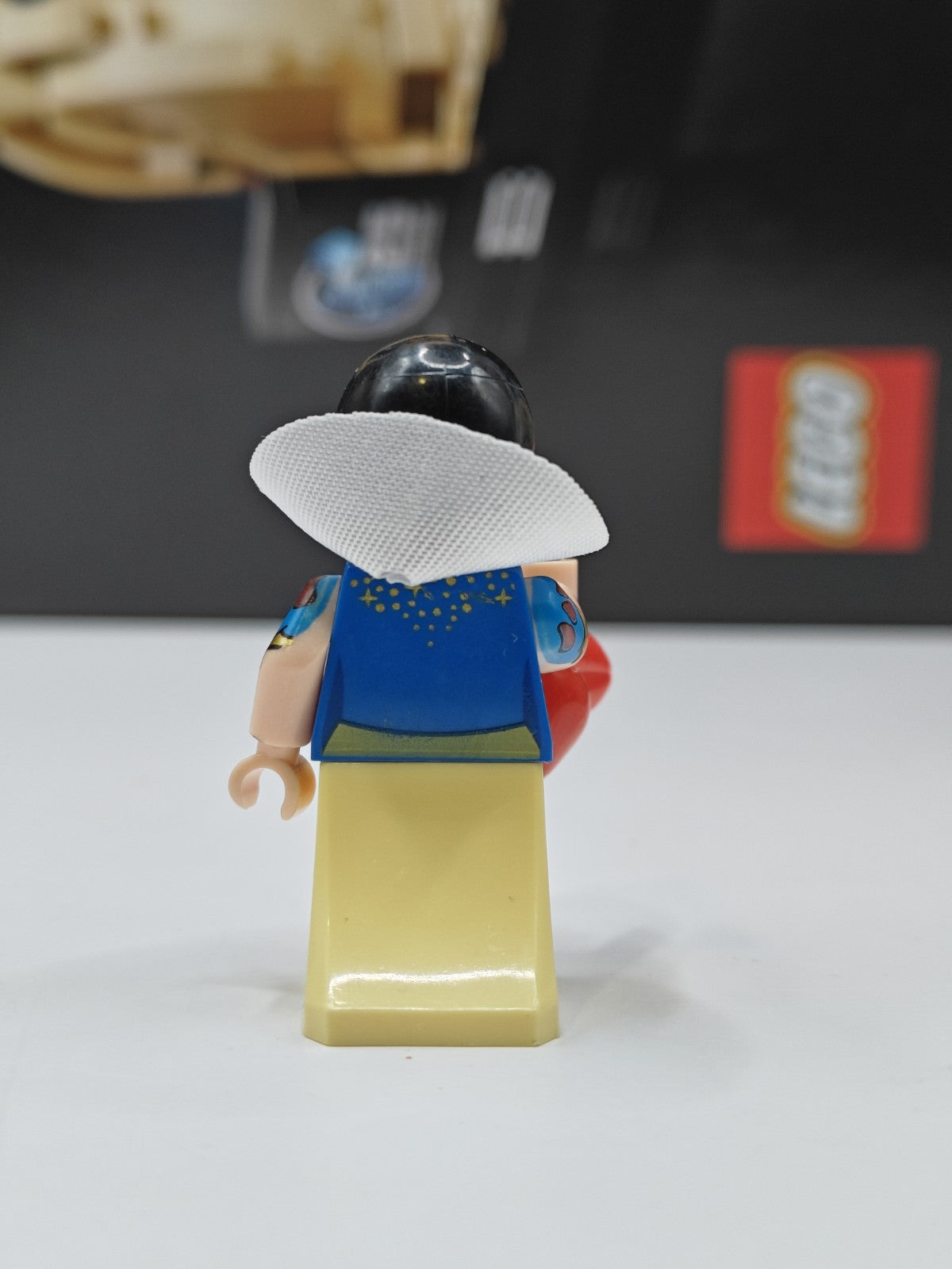 NEW Disney Snow White Custom Lego Minifigure 43222 Disney Castle