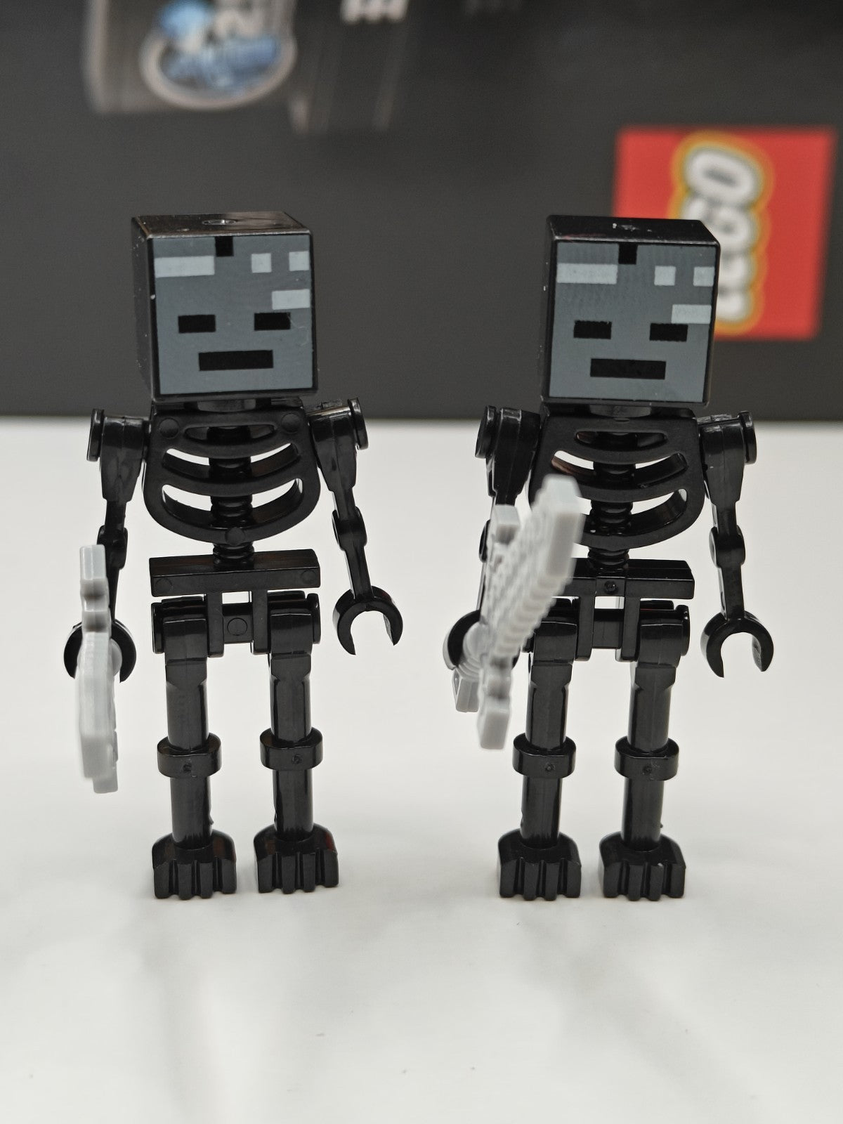 NEW LEGO Minecraft 2x Wither Skeleton Minifigures 21126 Straight Arms